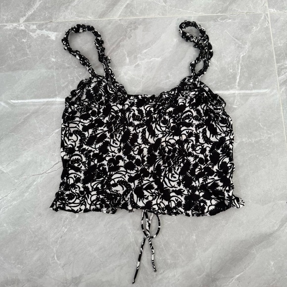 Women’s Zara Strappy Black White Floral Printed Lace Up Crop Tank Top Medium - Picture 11 of 16